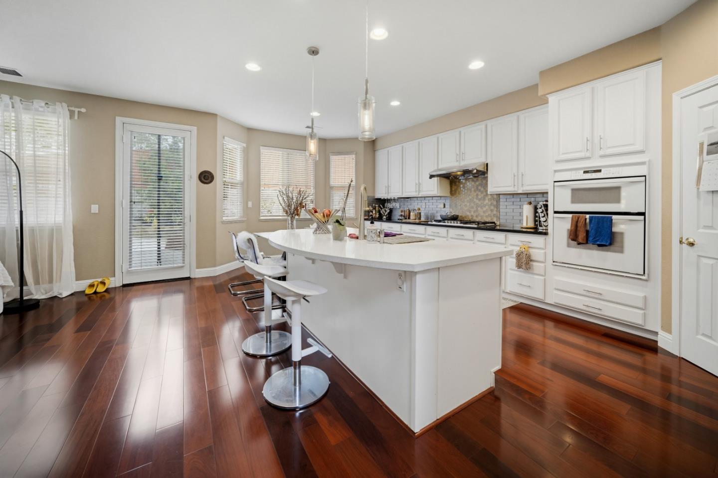 Detail Gallery Image 8 of 30 For 4455 Ocean Heights Ct, Seaside,  CA 93955 - 4 Beds | 3 Baths