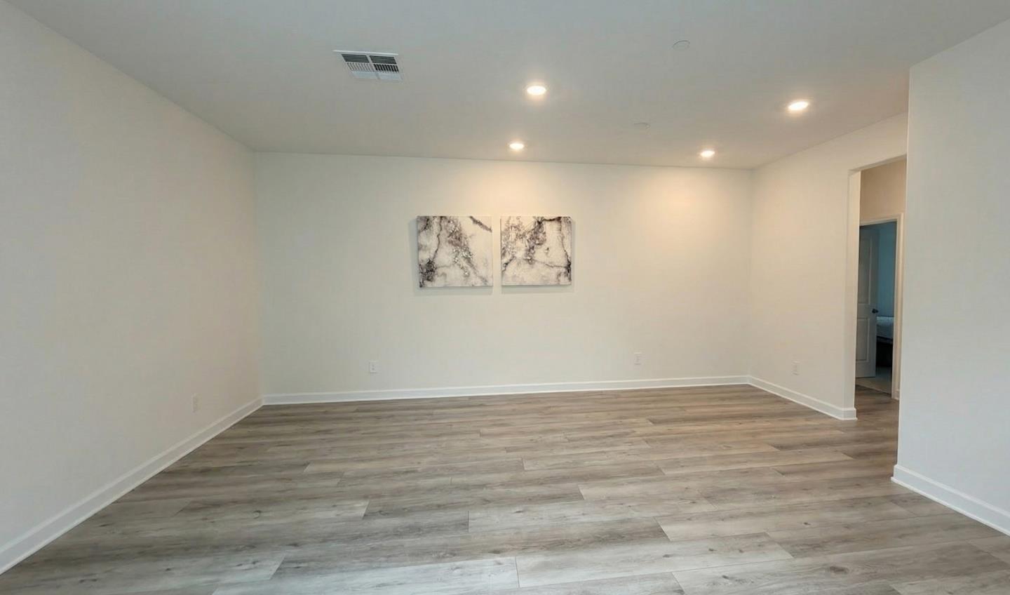 Detail Gallery Image 4 of 6 For 1509 Painted Cave Ave, Chula Vista,  CA 91913 - 4 Beds | 3 Baths