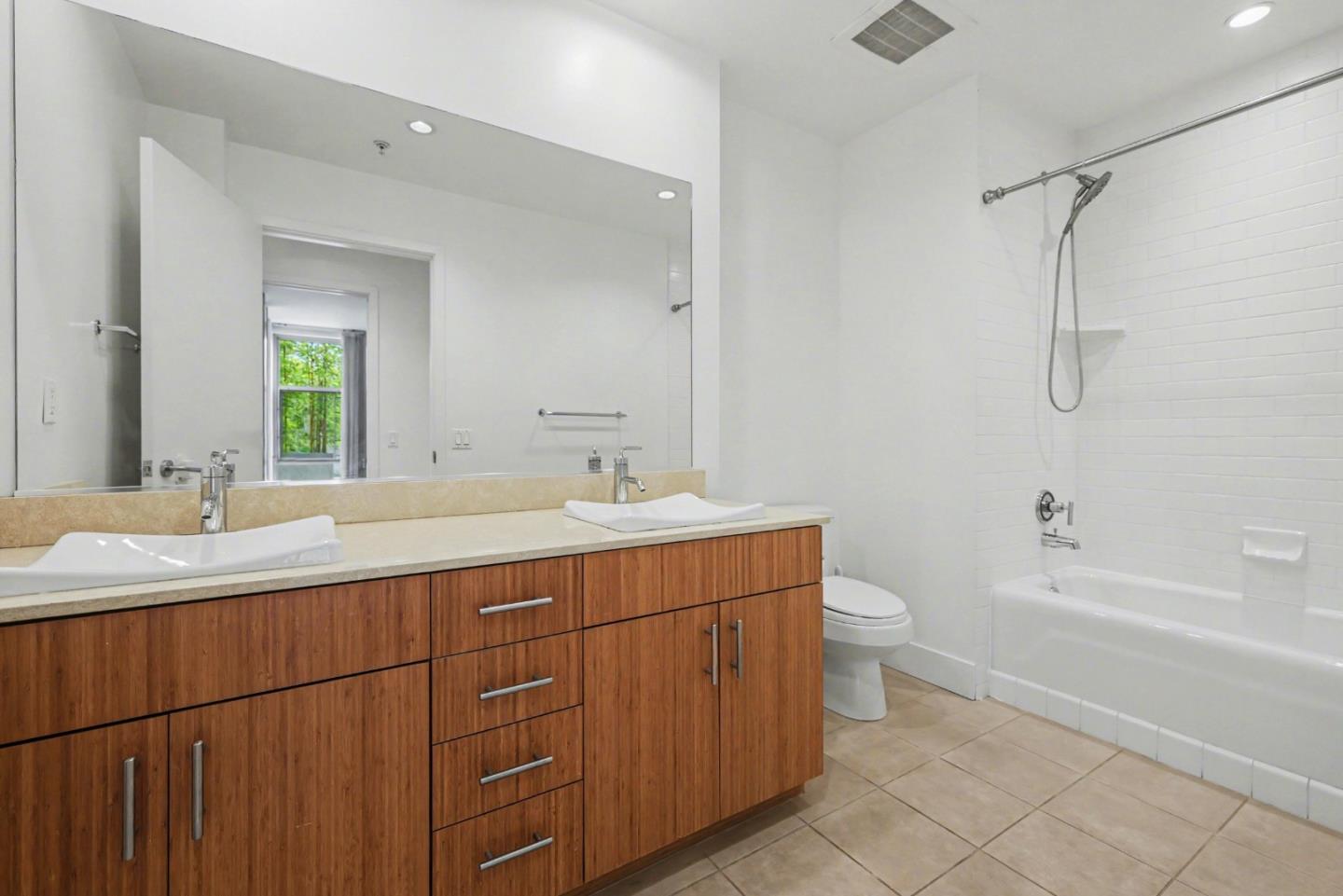 Detail Gallery Image 20 of 21 For 235 Berry St #316,  San Francisco,  CA 94158 - 2 Beds | 2/1 Baths