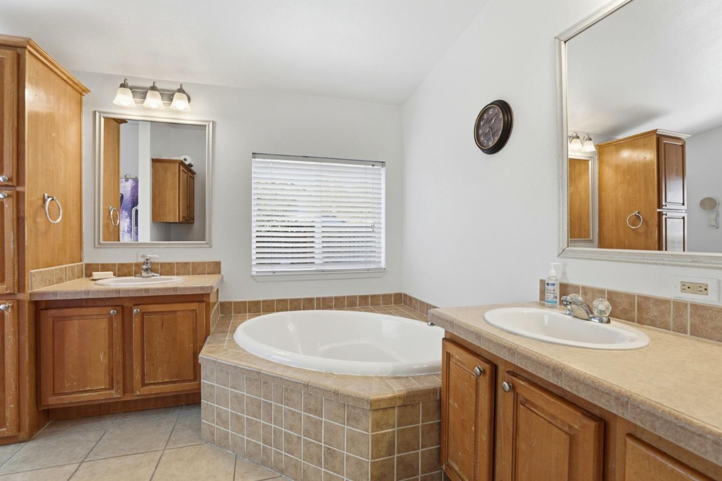 Detail Gallery Image 14 of 27 For 500 W 10th St #119,  Gilroy,  CA 95020 - 3 Beds | 2 Baths