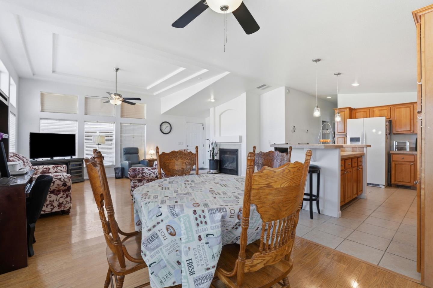 Detail Gallery Image 9 of 27 For 500 W 10th St #119,  Gilroy,  CA 95020 - 3 Beds | 2 Baths