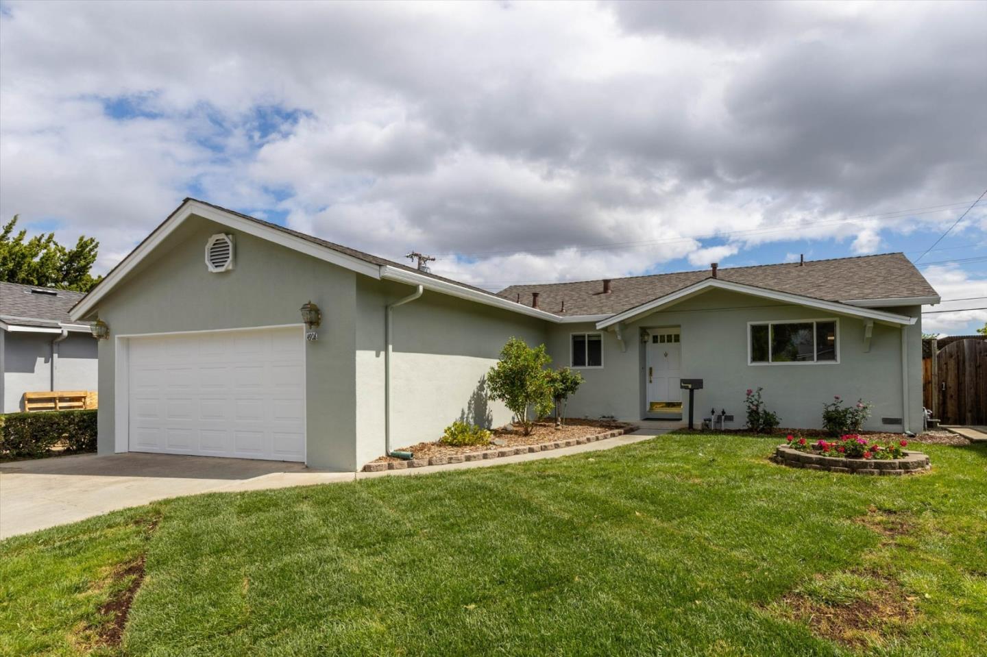 Detail Gallery Image 2 of 25 For 4908 Caroline Way, San Jose,  CA 95124 - 3 Beds | 2 Baths