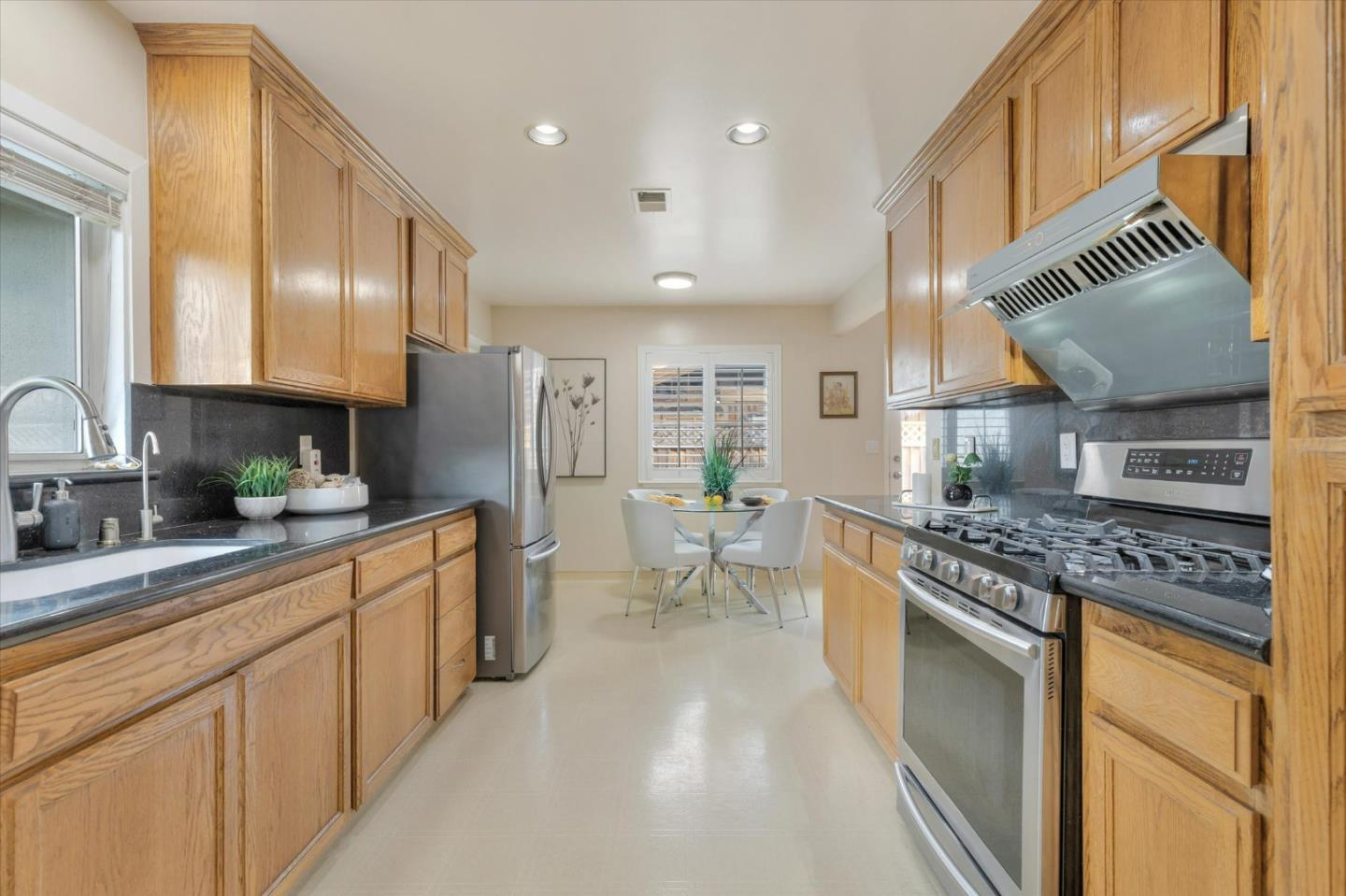 Detail Gallery Image 8 of 25 For 4908 Caroline Way, San Jose,  CA 95124 - 3 Beds | 2 Baths