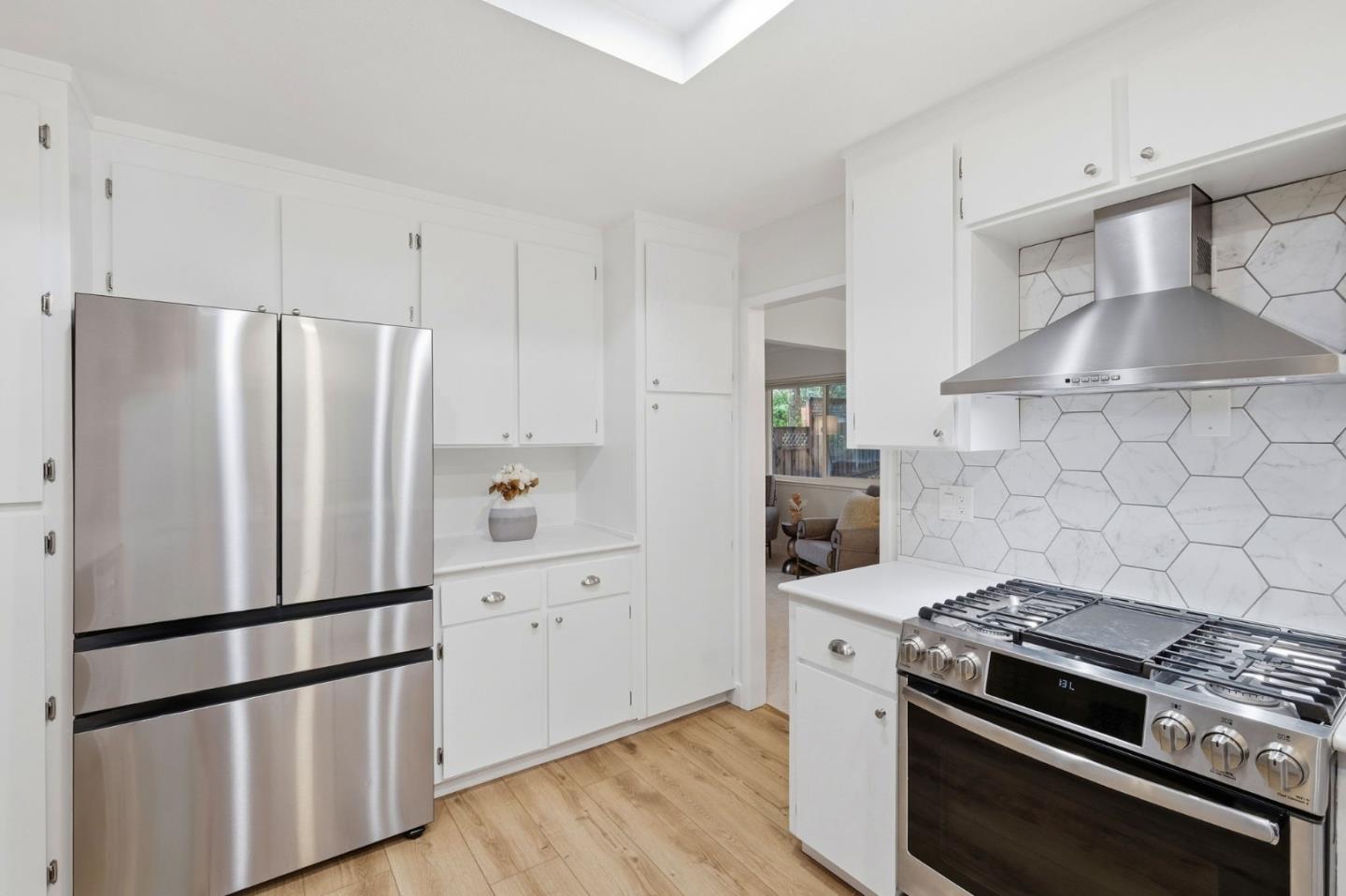 Detail Gallery Image 15 of 47 For 4 Bluehill Ct, Scotts Valley,  CA 95066 - 3 Beds | 2/1 Baths