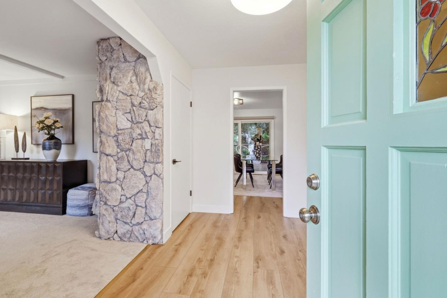 Detail Gallery Image 5 of 47 For 4 Bluehill Ct, Scotts Valley,  CA 95066 - 3 Beds | 2/1 Baths