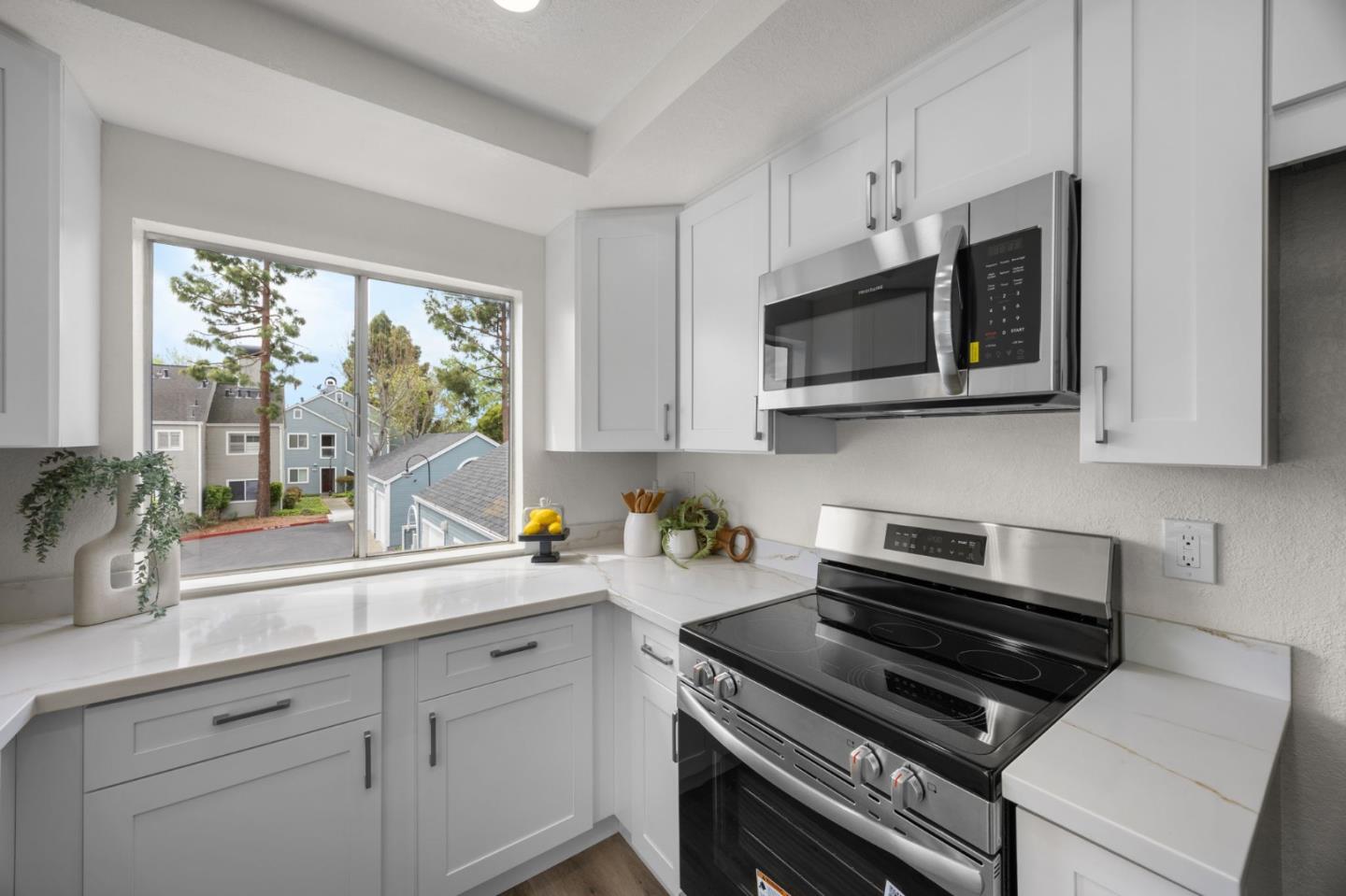 Detail Gallery Image 12 of 33 For 849 Portwalk Pl, Redwood City,  CA 94065 - 2 Beds | 1 Baths