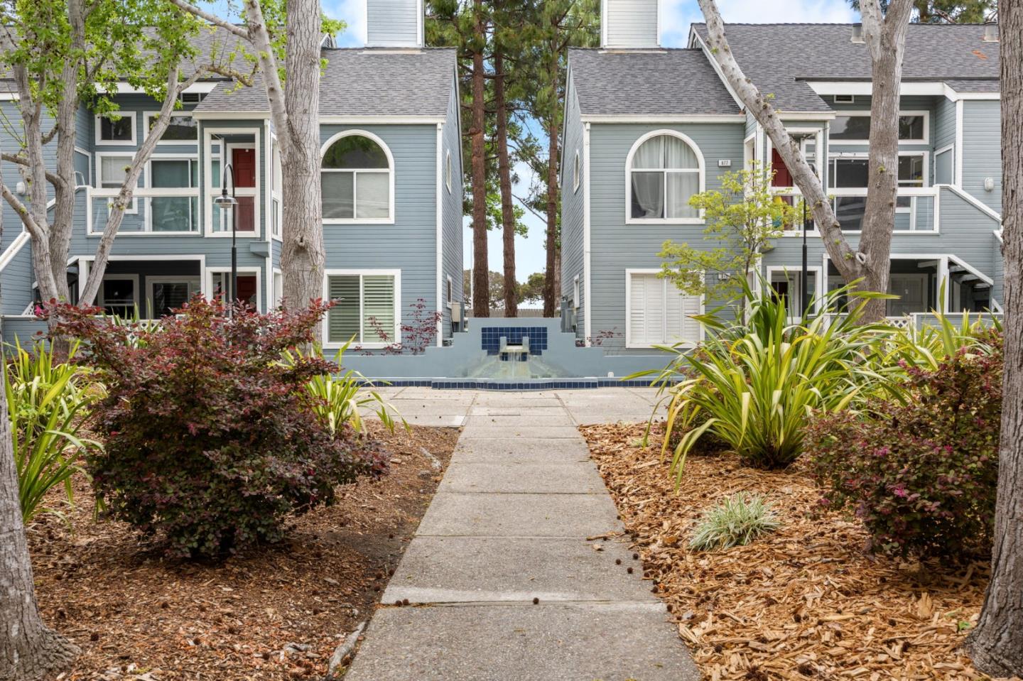 Detail Gallery Image 3 of 33 For 849 Portwalk Pl, Redwood City,  CA 94065 - 2 Beds | 1 Baths