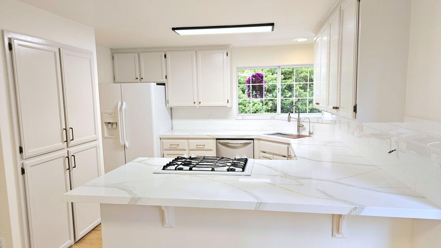 Detail Gallery Image 3 of 39 For 105 William Way, Felton,  CA 95018 - 3 Beds | 2/1 Baths