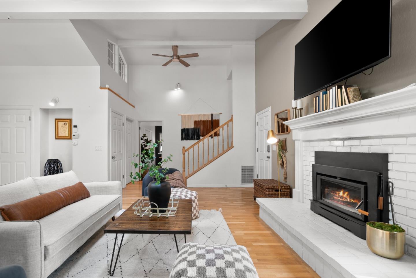 Detail Gallery Image 8 of 39 For 105 William Way, Felton,  CA 95018 - 3 Beds | 2/1 Baths