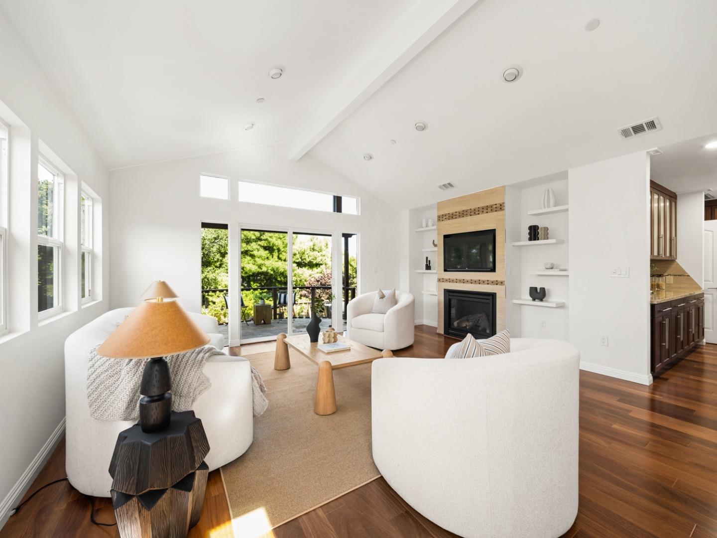 Detail Gallery Image 11 of 33 For 345 Laurel St, San Carlos,  CA 94070 - 4 Beds | 3 Baths