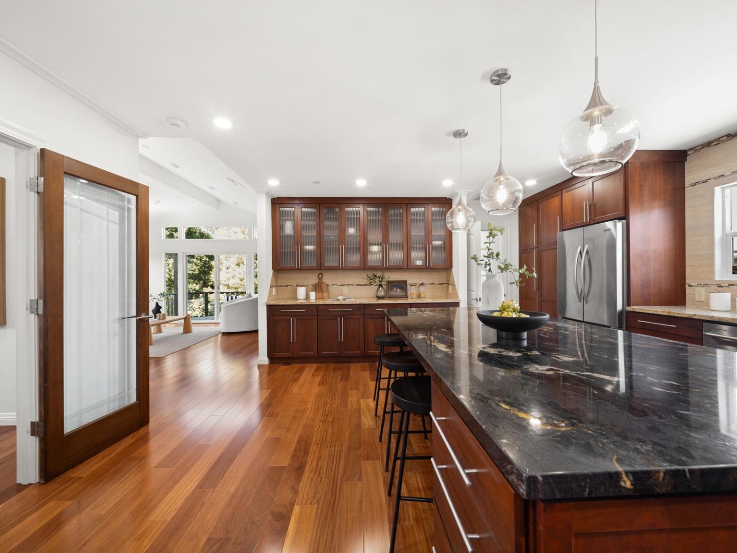 Detail Gallery Image 14 of 33 For 345 Laurel St, San Carlos,  CA 94070 - 4 Beds | 3 Baths