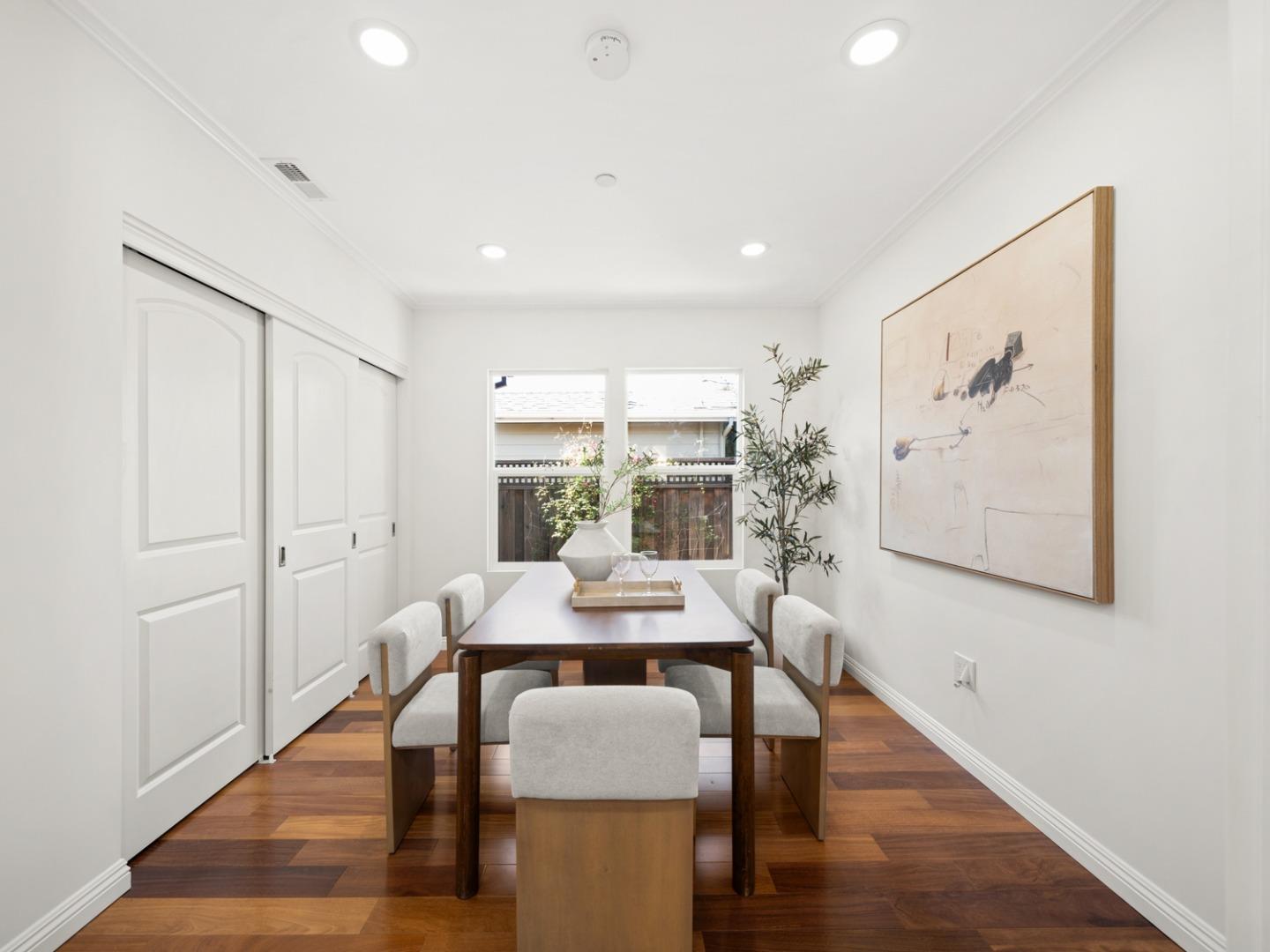 Detail Gallery Image 17 of 33 For 345 Laurel St, San Carlos,  CA 94070 - 4 Beds | 3 Baths