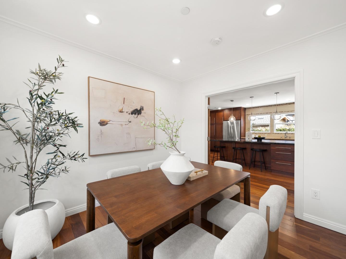 Detail Gallery Image 18 of 33 For 345 Laurel St, San Carlos,  CA 94070 - 4 Beds | 3 Baths