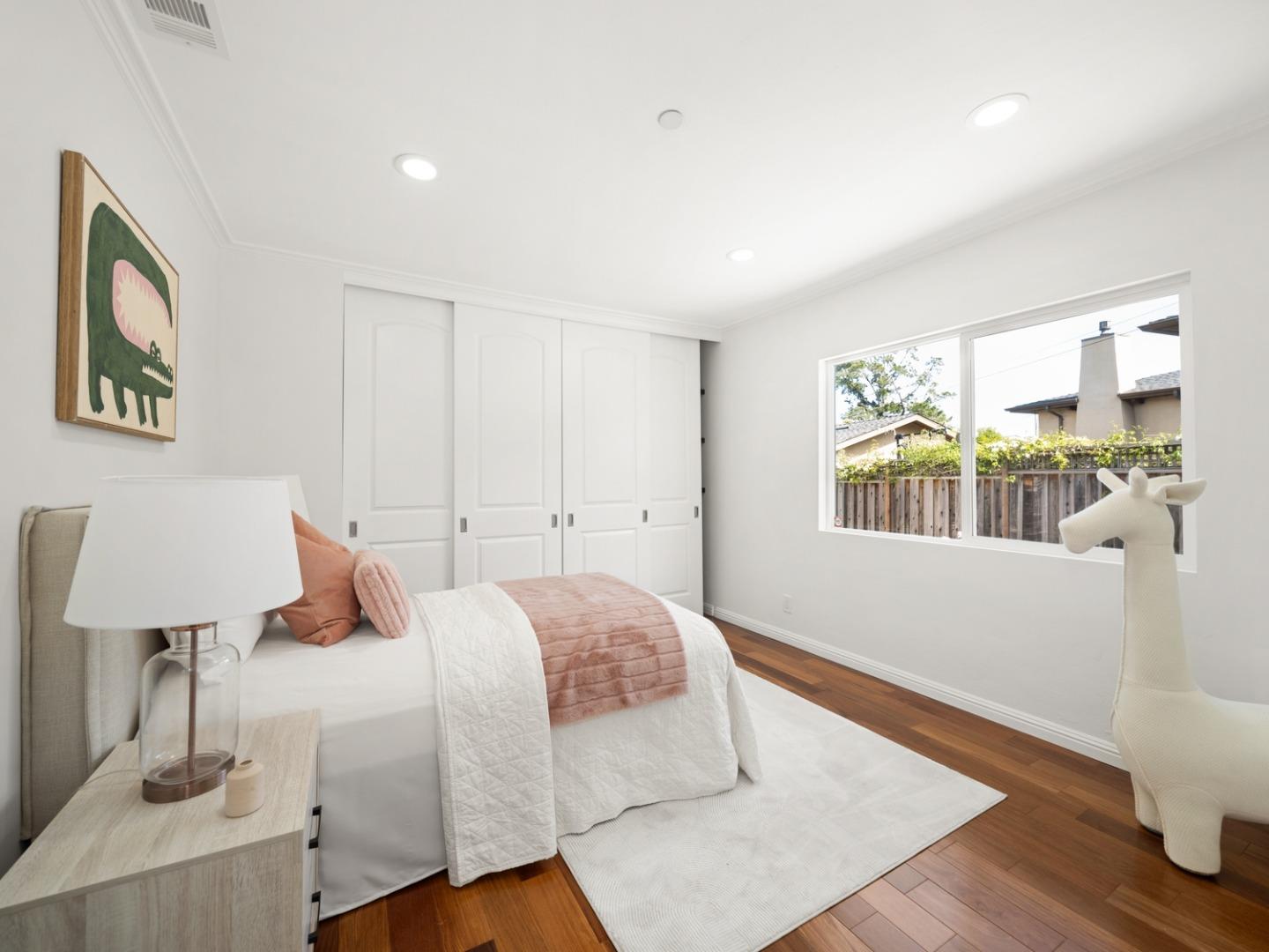 Detail Gallery Image 19 of 33 For 345 Laurel St, San Carlos,  CA 94070 - 4 Beds | 3 Baths