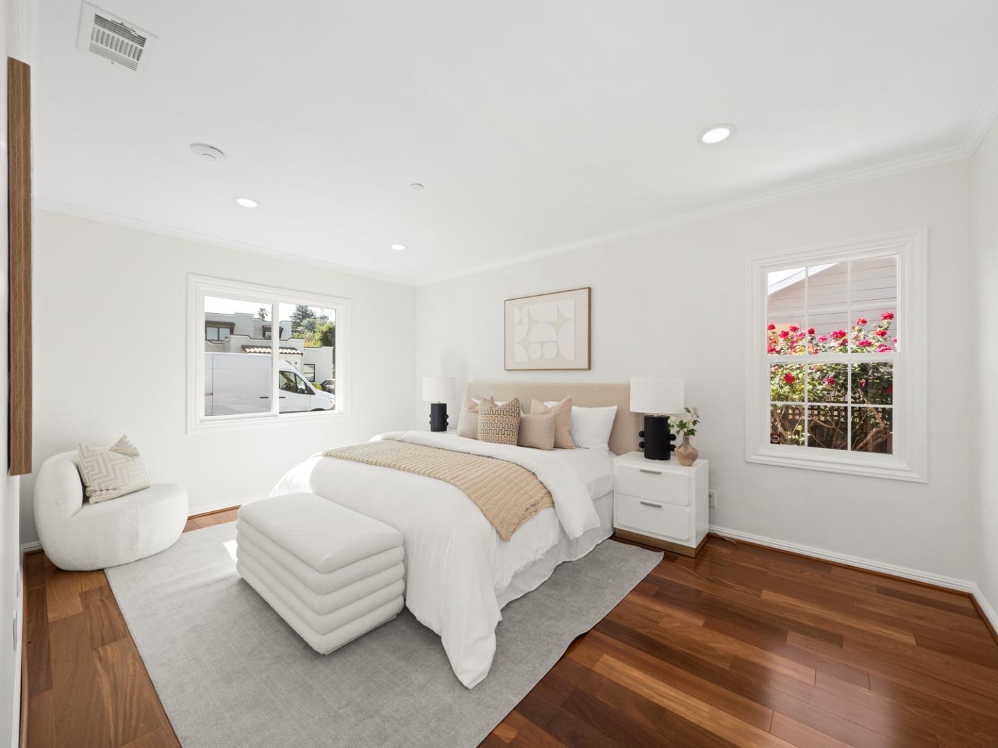 Detail Gallery Image 20 of 33 For 345 Laurel St, San Carlos,  CA 94070 - 4 Beds | 3 Baths