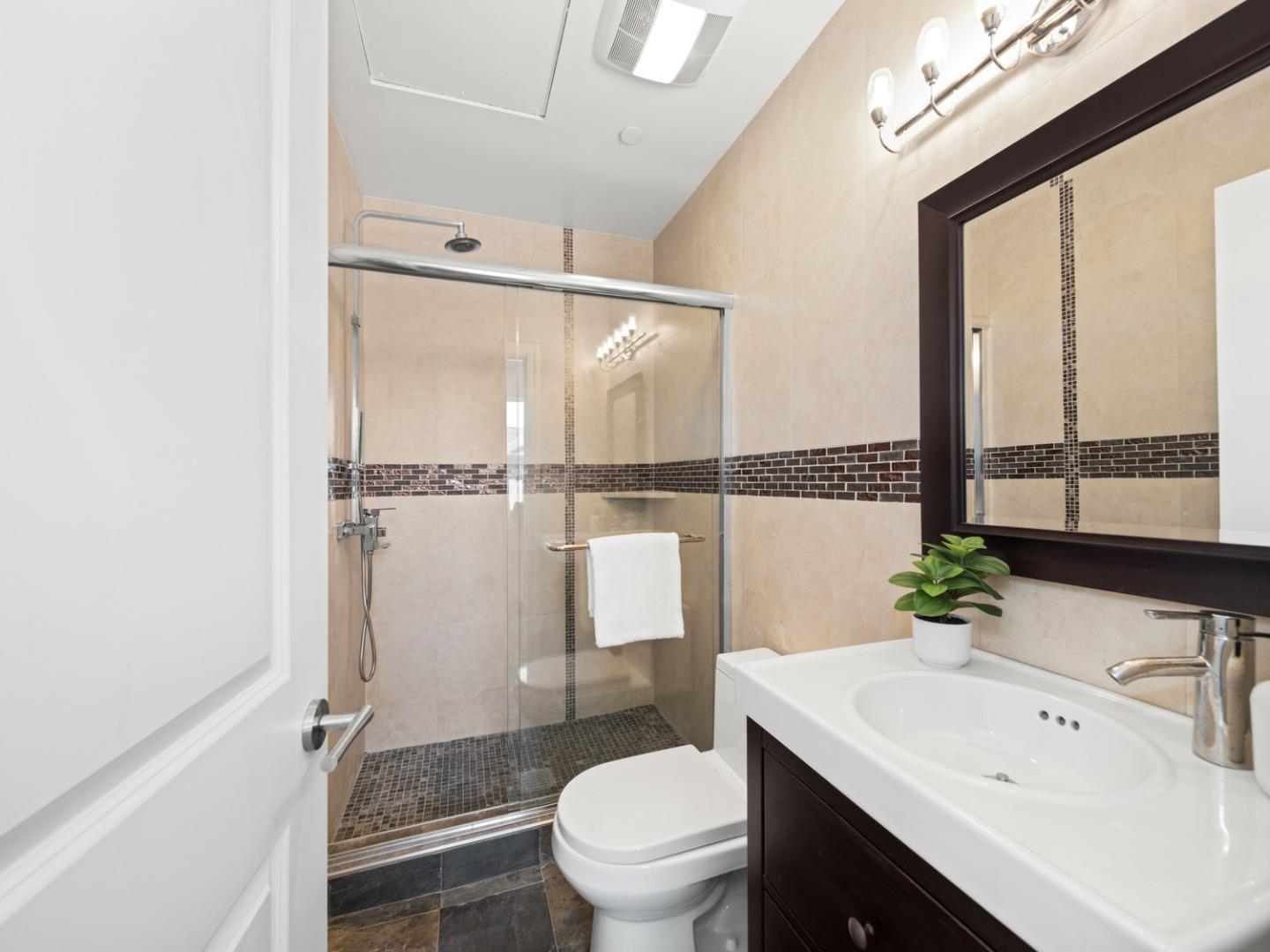 Detail Gallery Image 26 of 33 For 345 Laurel St, San Carlos,  CA 94070 - 4 Beds | 3 Baths