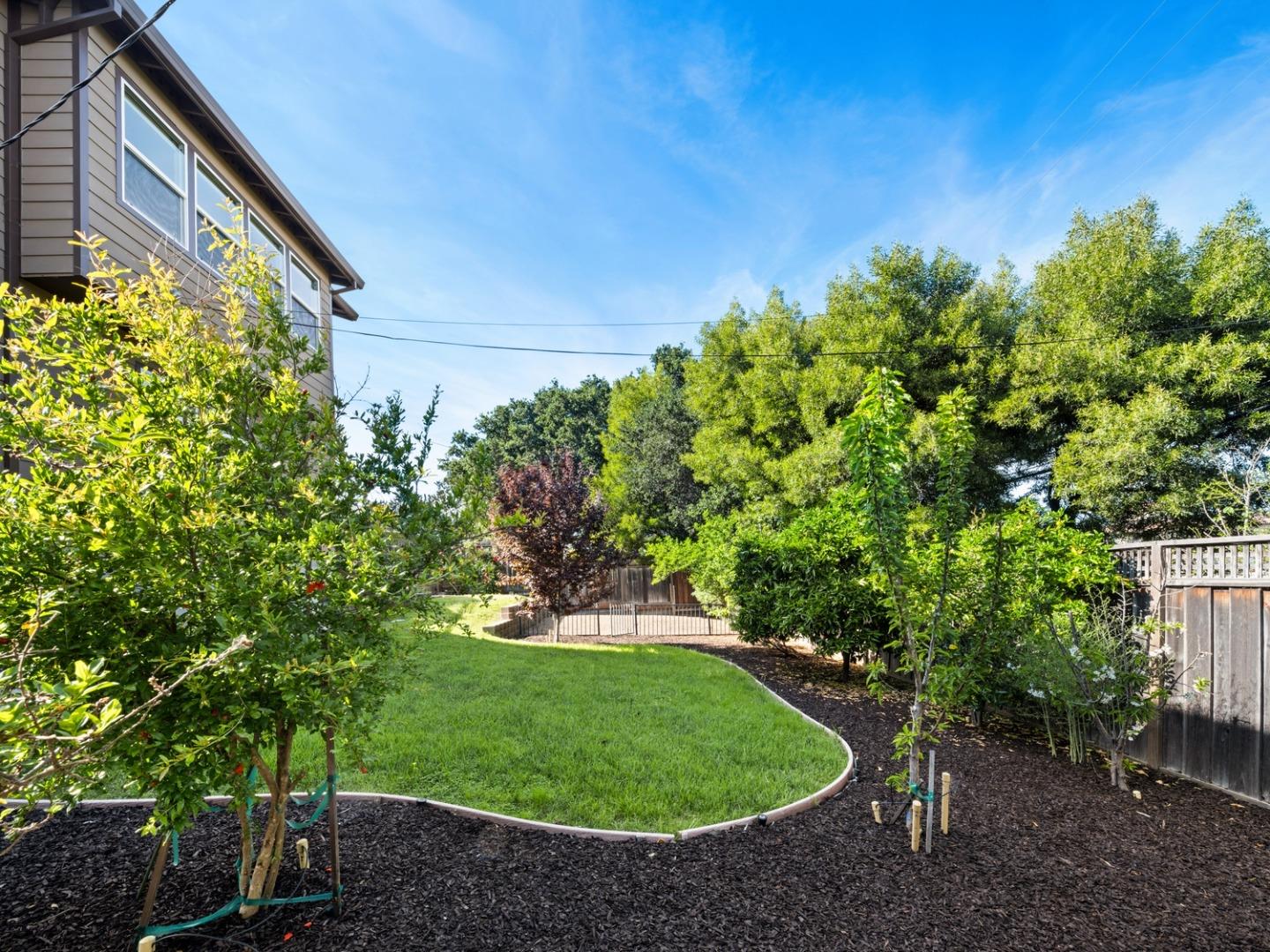 Detail Gallery Image 31 of 33 For 345 Laurel St, San Carlos,  CA 94070 - 4 Beds | 3 Baths