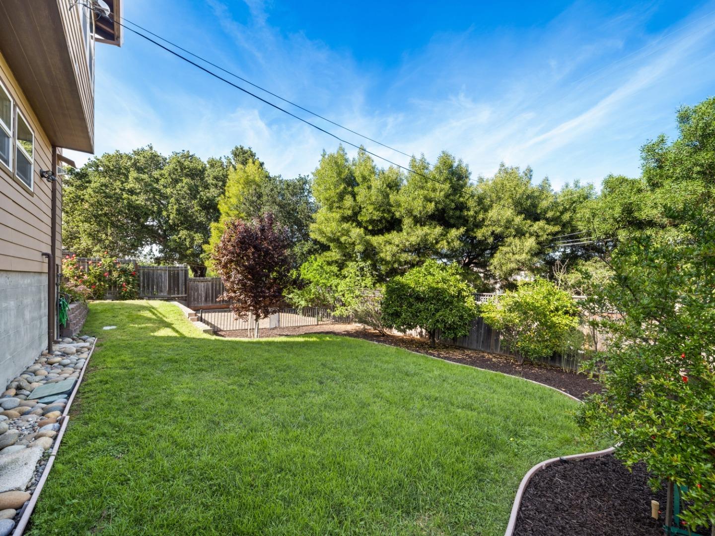 Detail Gallery Image 32 of 33 For 345 Laurel St, San Carlos,  CA 94070 - 4 Beds | 3 Baths