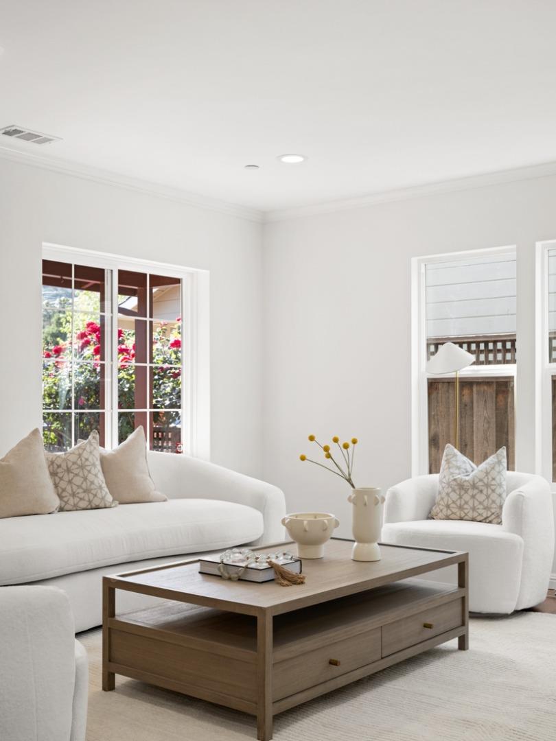 Detail Gallery Image 6 of 33 For 345 Laurel St, San Carlos,  CA 94070 - 4 Beds | 3 Baths