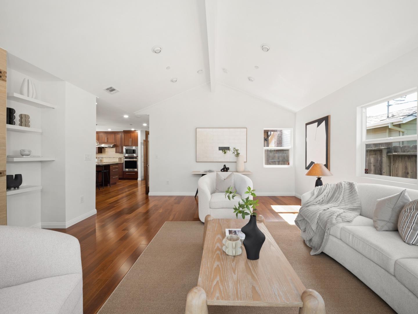 Detail Gallery Image 9 of 33 For 345 Laurel St, San Carlos,  CA 94070 - 4 Beds | 3 Baths