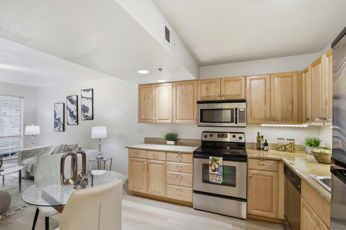 Detail Gallery Image 11 of 20 For 631 E El Camino Real #102,  Sunnyvale,  CA 94087 - 1 Beds | 1 Baths