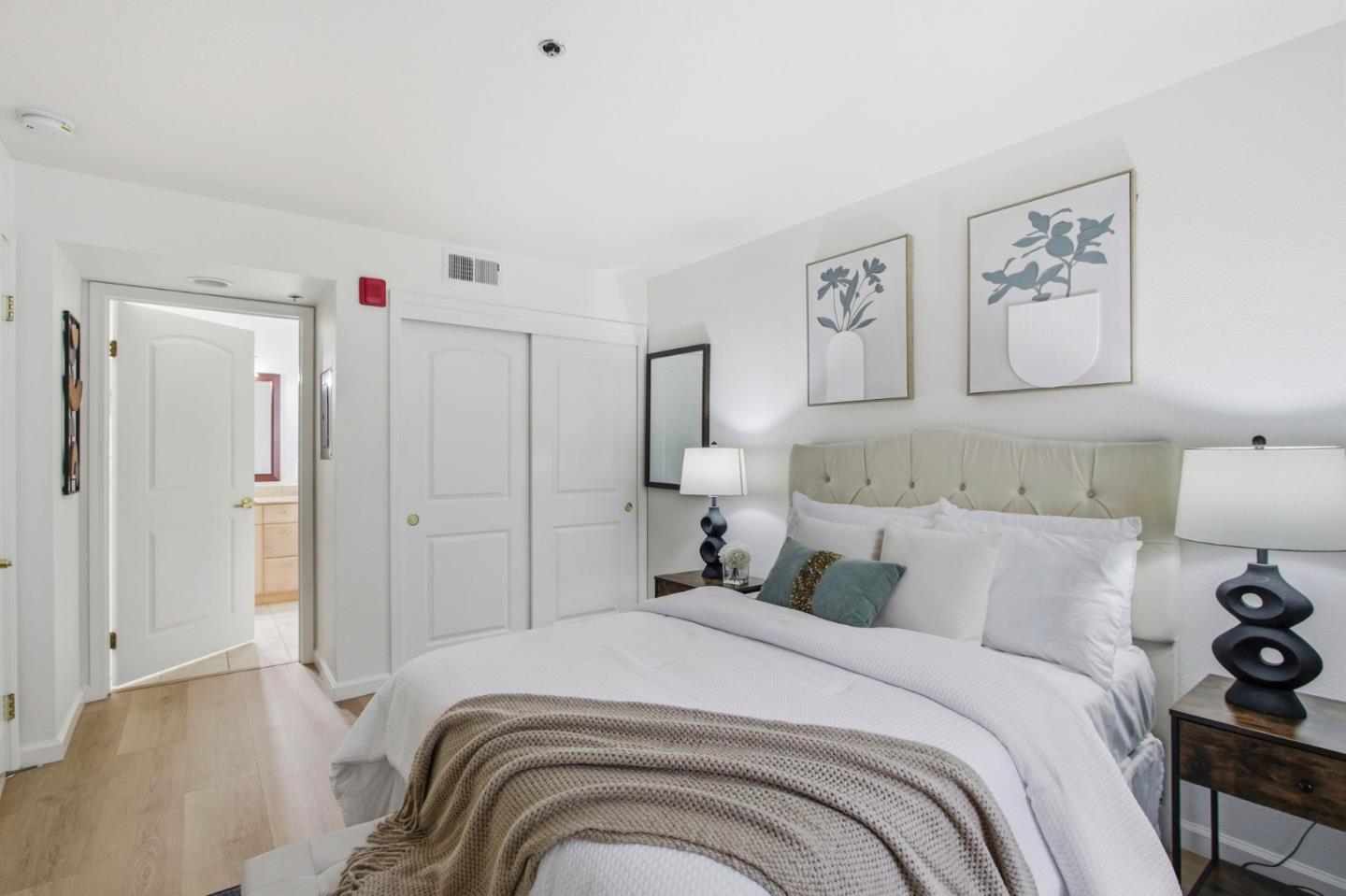 Detail Gallery Image 14 of 20 For 631 E El Camino Real #102,  Sunnyvale,  CA 94087 - 1 Beds | 1 Baths