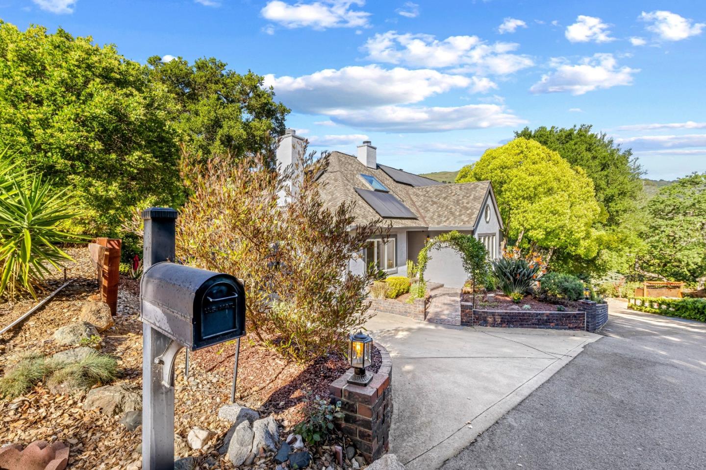 Detail Gallery Image 7 of 115 For 3785 Live Oak Ln, Morgan Hill,  CA 95037 - 5 Beds | 3/1 Baths