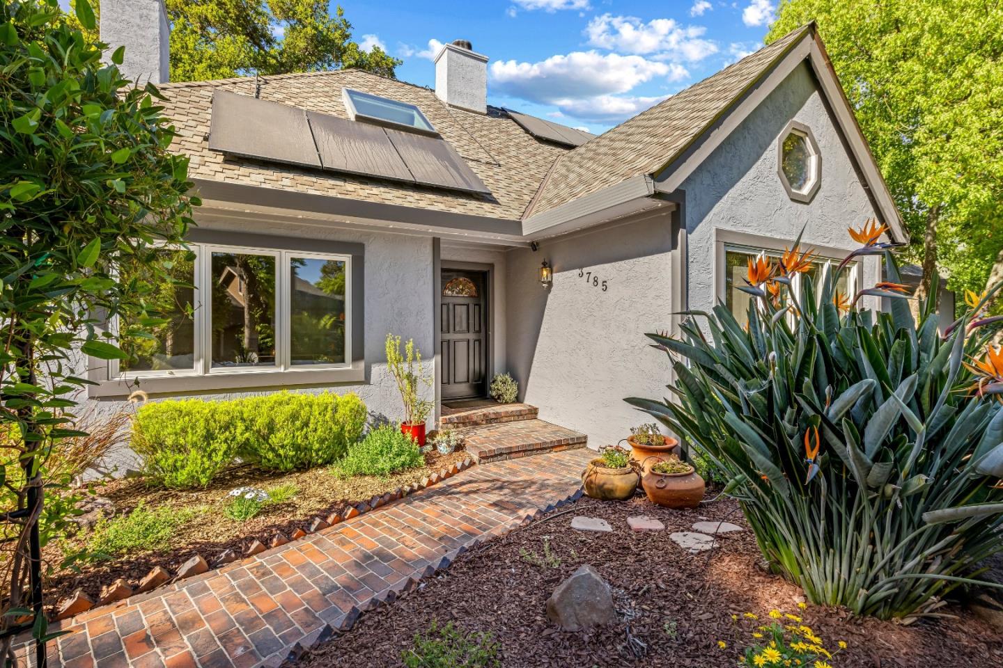 Detail Gallery Image 8 of 115 For 3785 Live Oak Ln, Morgan Hill,  CA 95037 - 5 Beds | 3/1 Baths