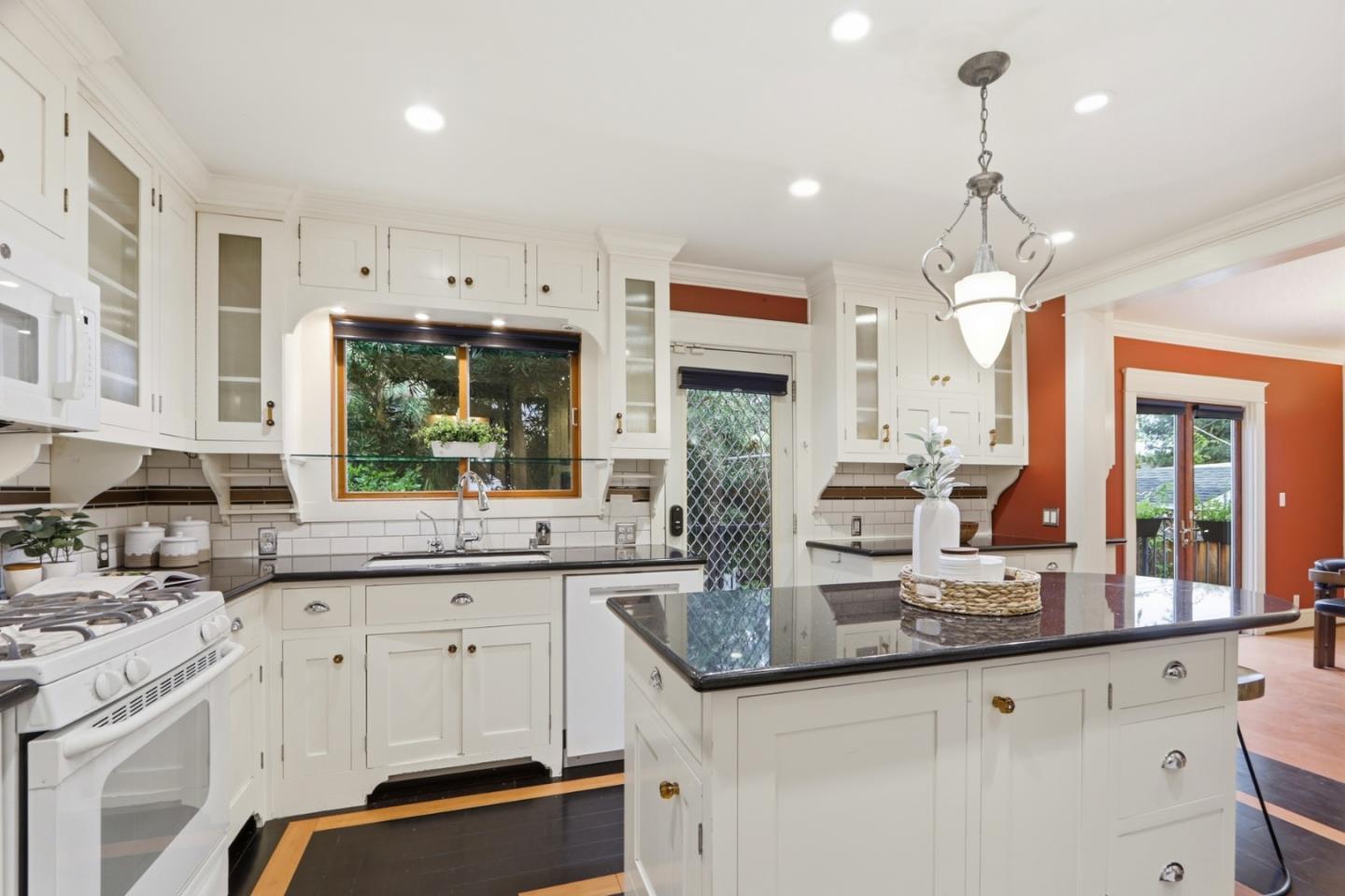 Detail Gallery Image 22 of 85 For 357 S 16th St, San Jose,  CA 95112 - 6 Beds | 4/1 Baths