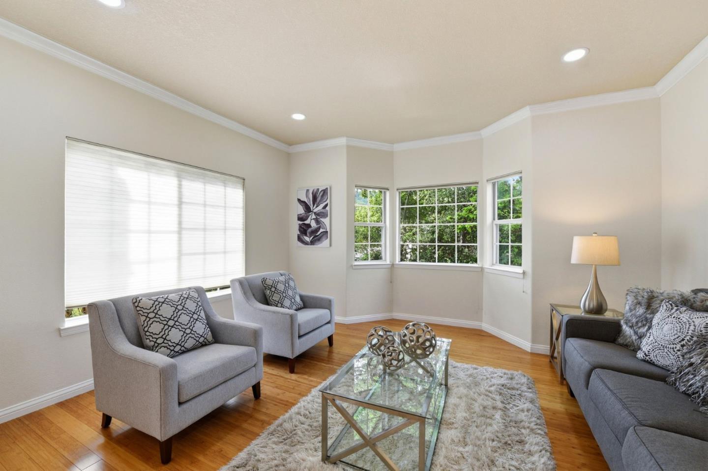 Detail Gallery Image 11 of 19 For 1129 Foxhurst Way, San Jose,  CA 95120 - 5 Beds | 3/1 Baths