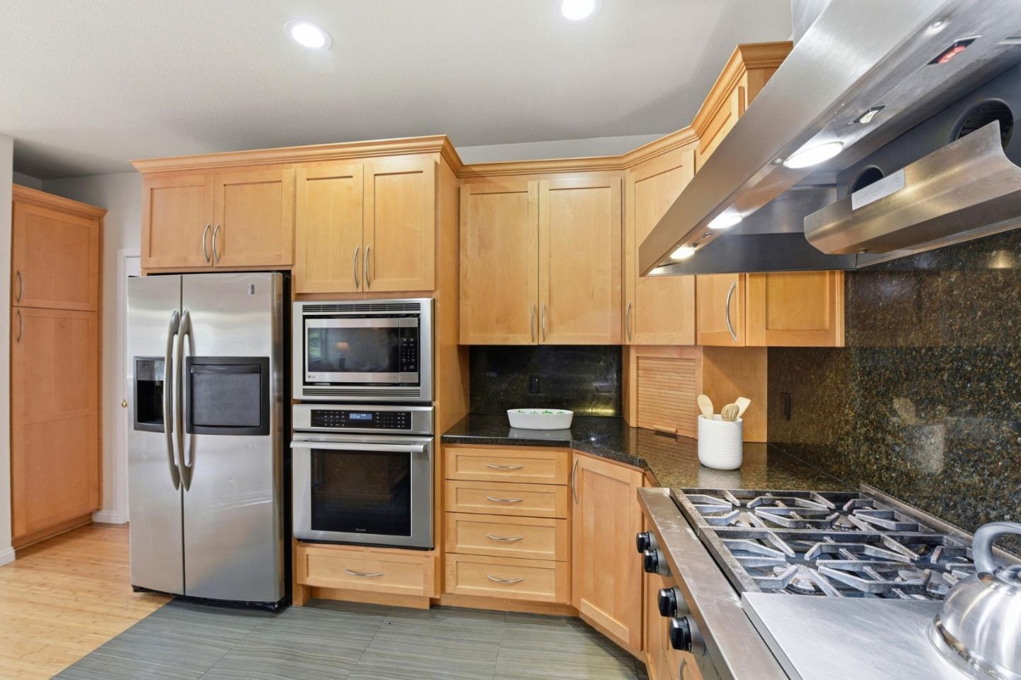 Detail Gallery Image 20 of 66 For 1129 Foxhurst Way, San Jose,  CA 95120 - 5 Beds | 3/1 Baths