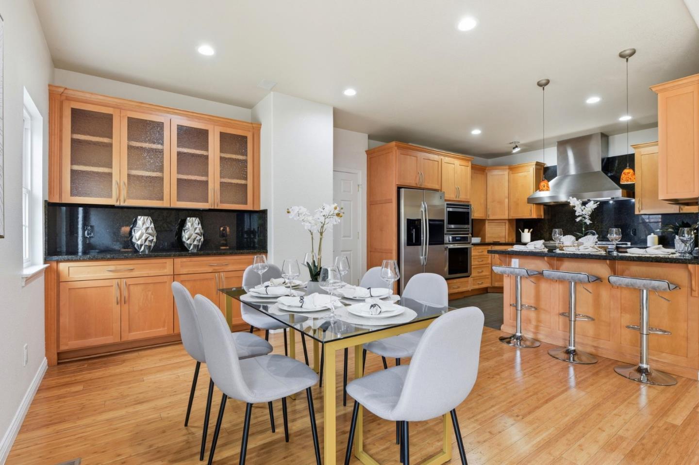 Detail Gallery Image 21 of 66 For 1129 Foxhurst Way, San Jose,  CA 95120 - 5 Beds | 3/1 Baths