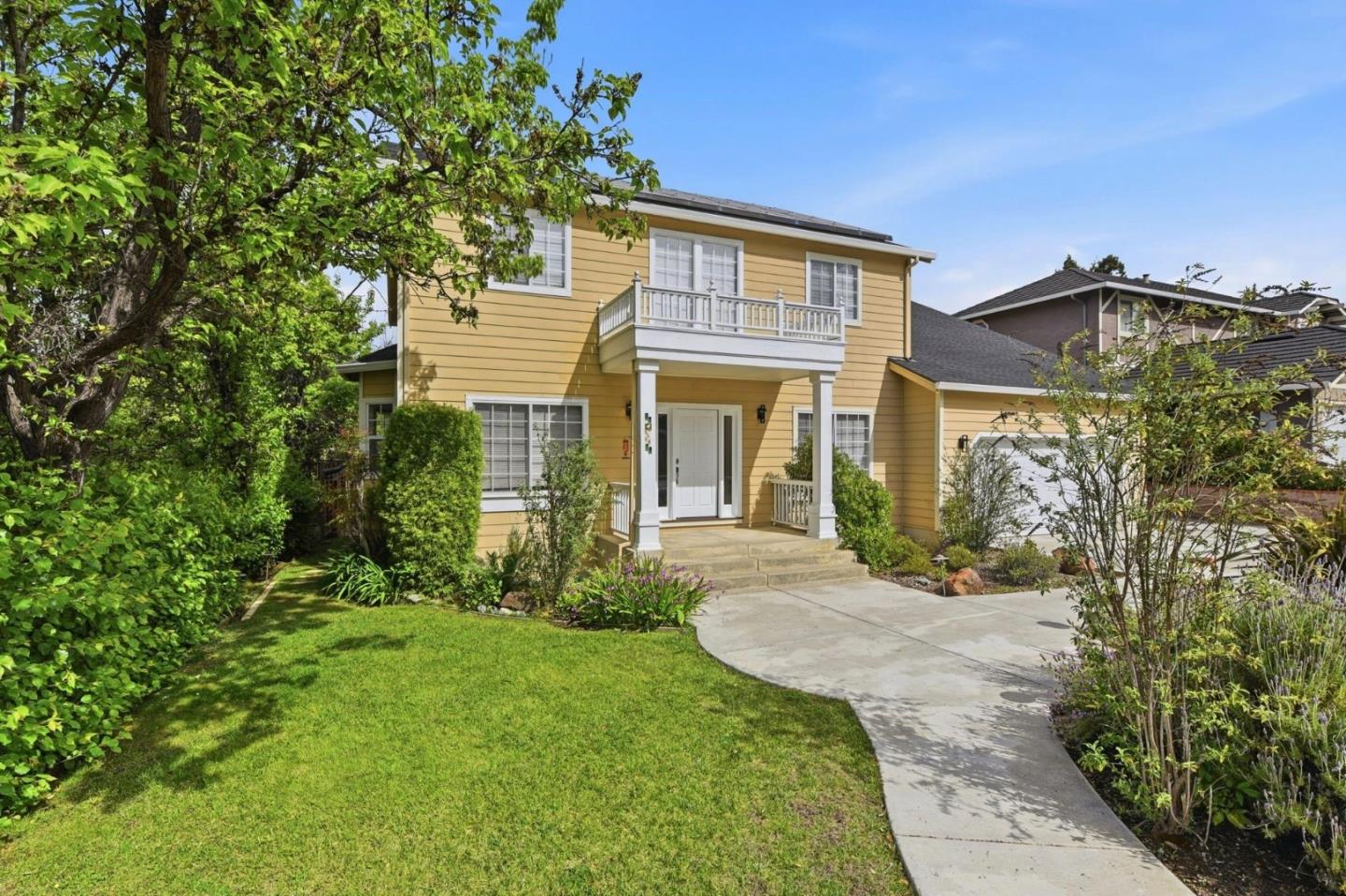 Detail Gallery Image 3 of 19 For 1129 Foxhurst Way, San Jose,  CA 95120 - 5 Beds | 3/1 Baths