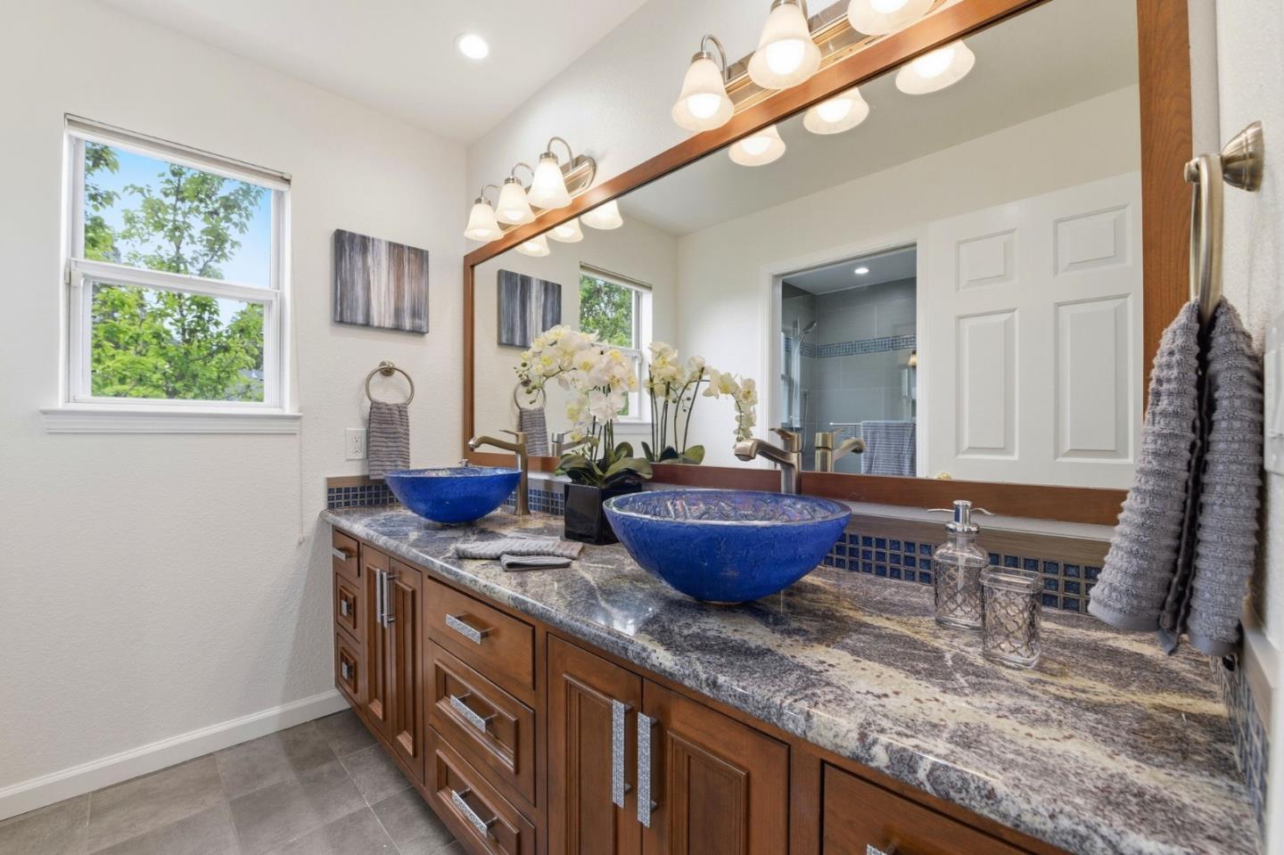 Detail Gallery Image 44 of 66 For 1129 Foxhurst Way, San Jose,  CA 95120 - 5 Beds | 3/1 Baths