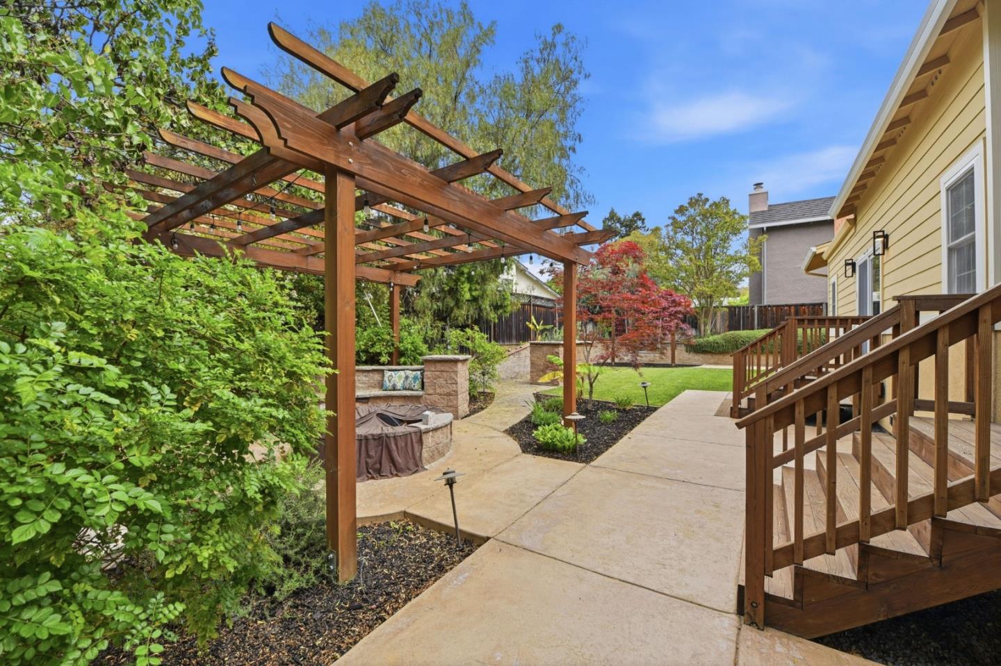 Detail Gallery Image 48 of 66 For 1129 Foxhurst Way, San Jose,  CA 95120 - 5 Beds | 3/1 Baths