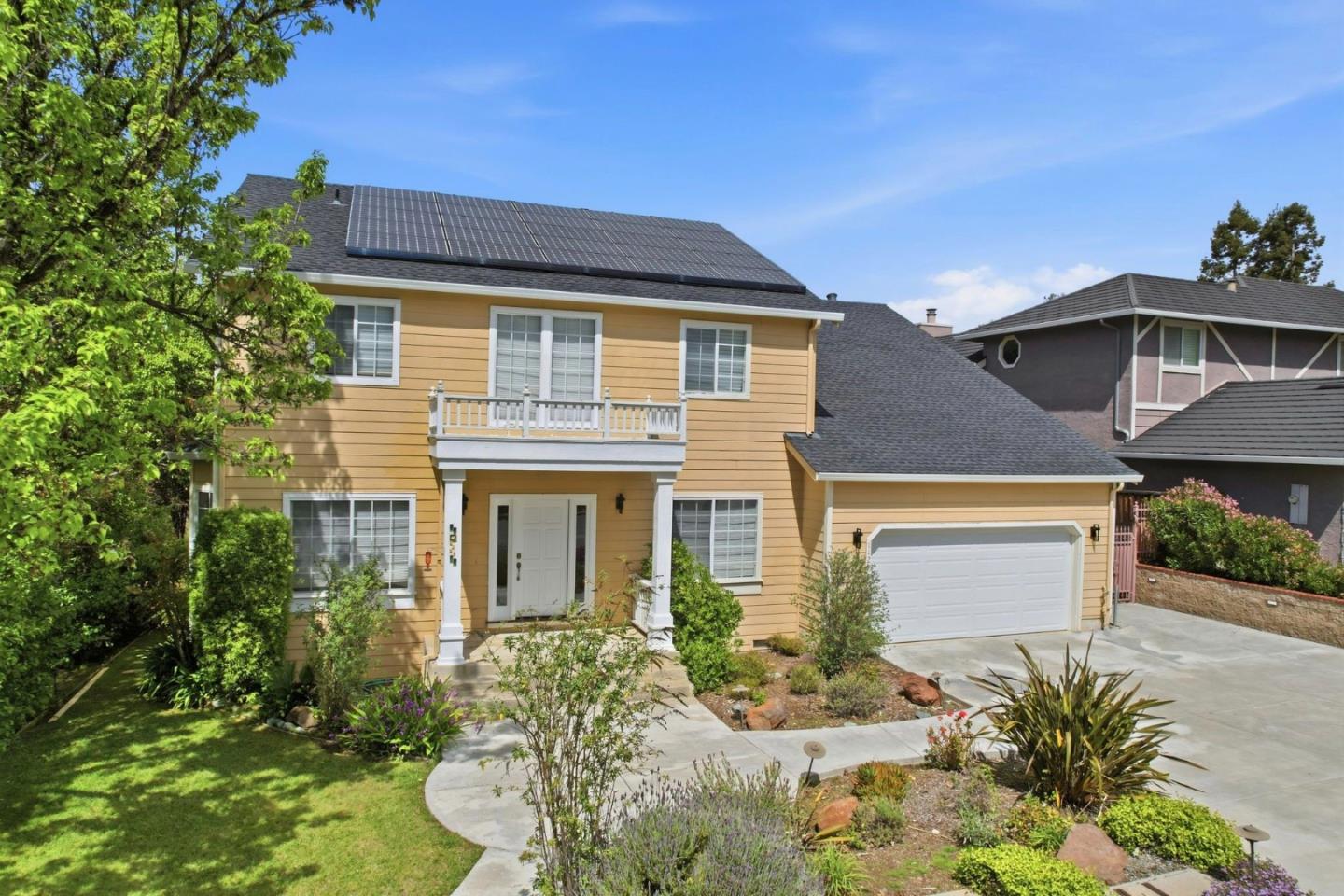 Detail Gallery Image 5 of 19 For 1129 Foxhurst Way, San Jose,  CA 95120 - 5 Beds | 3/1 Baths