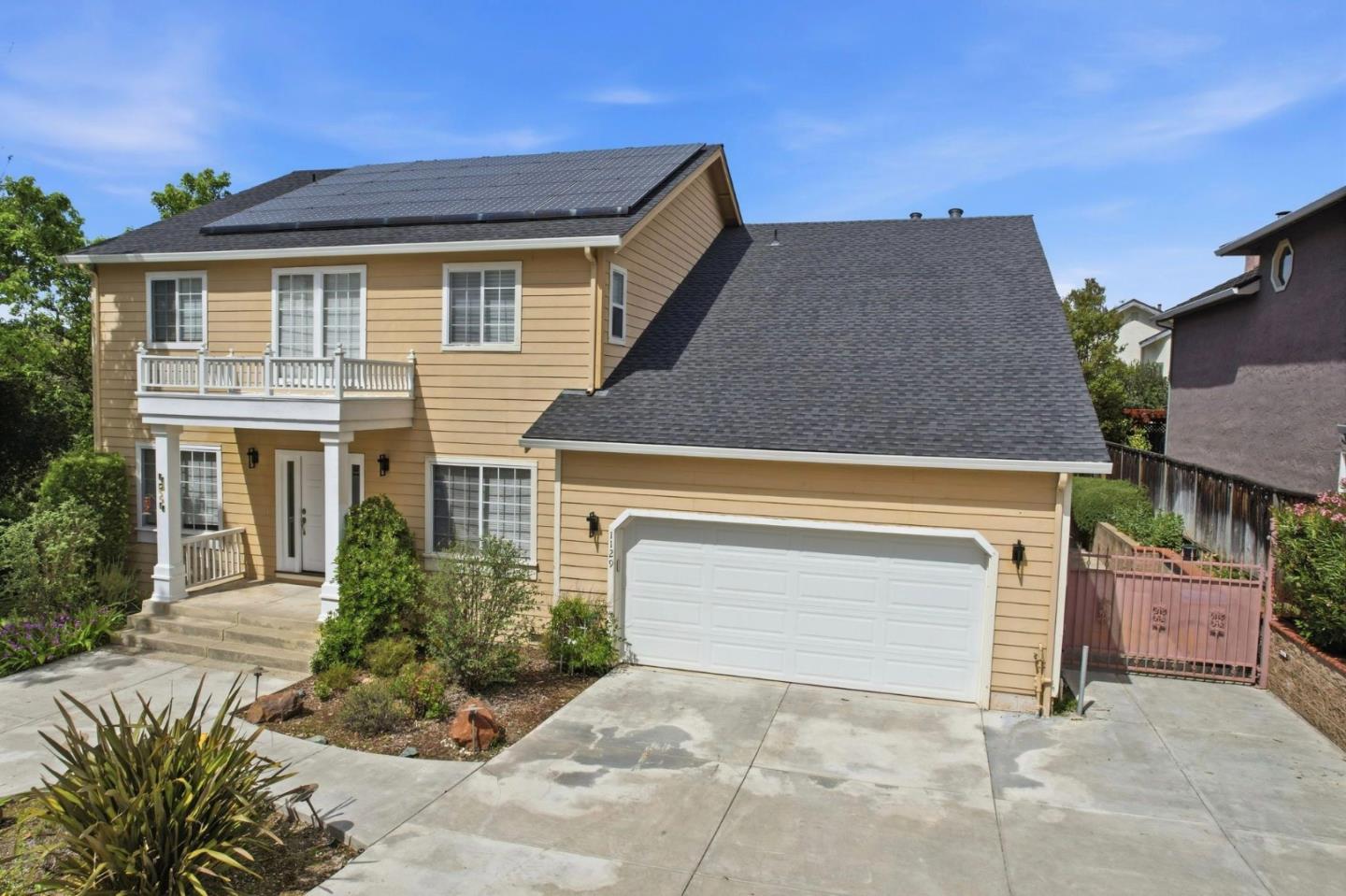 Detail Gallery Image 6 of 19 For 1129 Foxhurst Way, San Jose,  CA 95120 - 5 Beds | 3/1 Baths