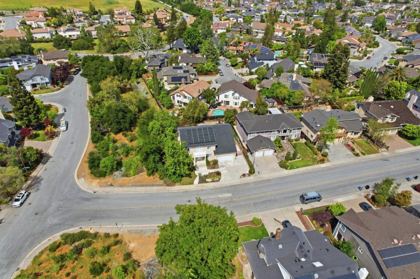 Detail Gallery Image 62 of 66 For 1129 Foxhurst Way, San Jose,  CA 95120 - 5 Beds | 3/1 Baths
