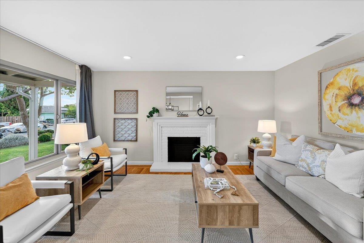 Detail Gallery Image 4 of 41 For 856 Linda Vista St, San Jose,  CA 95127 - 3 Beds | 2 Baths