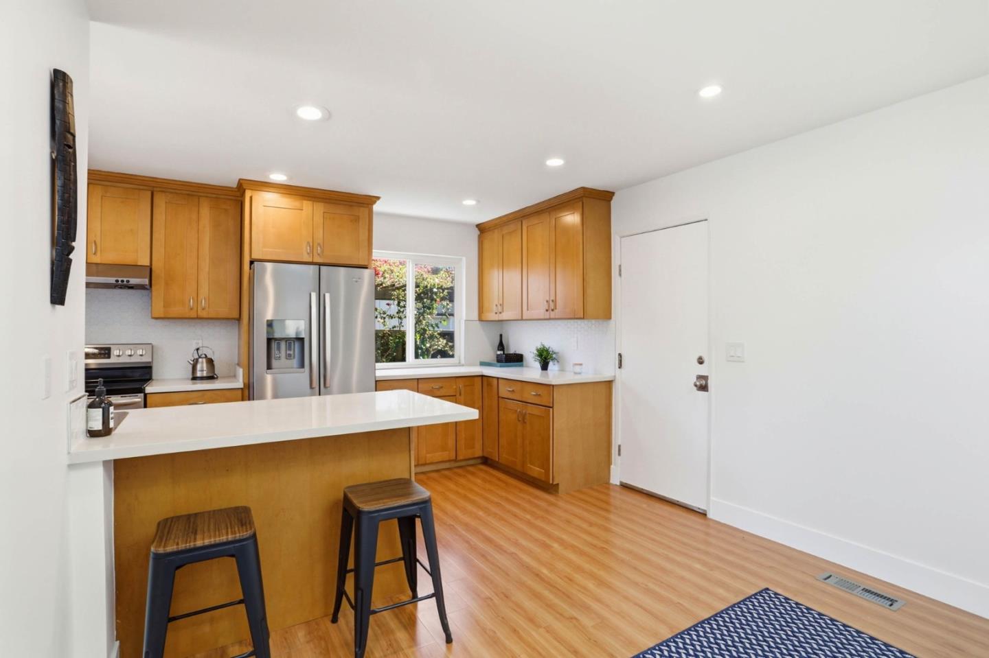 Detail Gallery Image 8 of 32 For 545 E Arques Ave, Sunnyvale,  CA 94085 - 3 Beds | 2 Baths