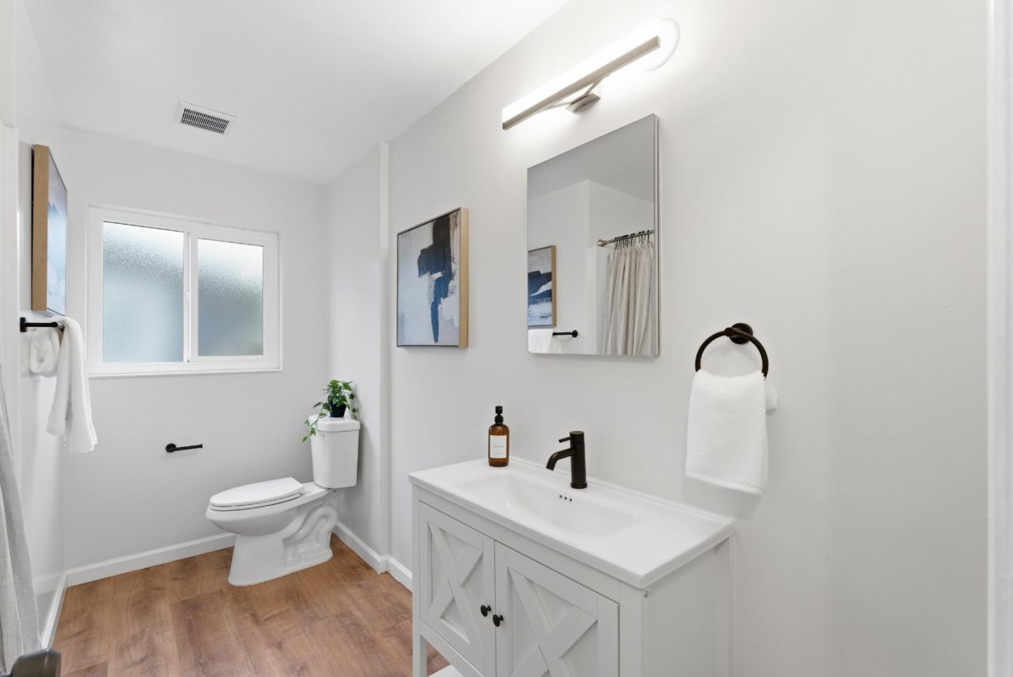 Detail Gallery Image 13 of 37 For 430 - 432 Waddington Ave, Sunnyvale,  CA 94085 - 4 Beds | 2 Baths