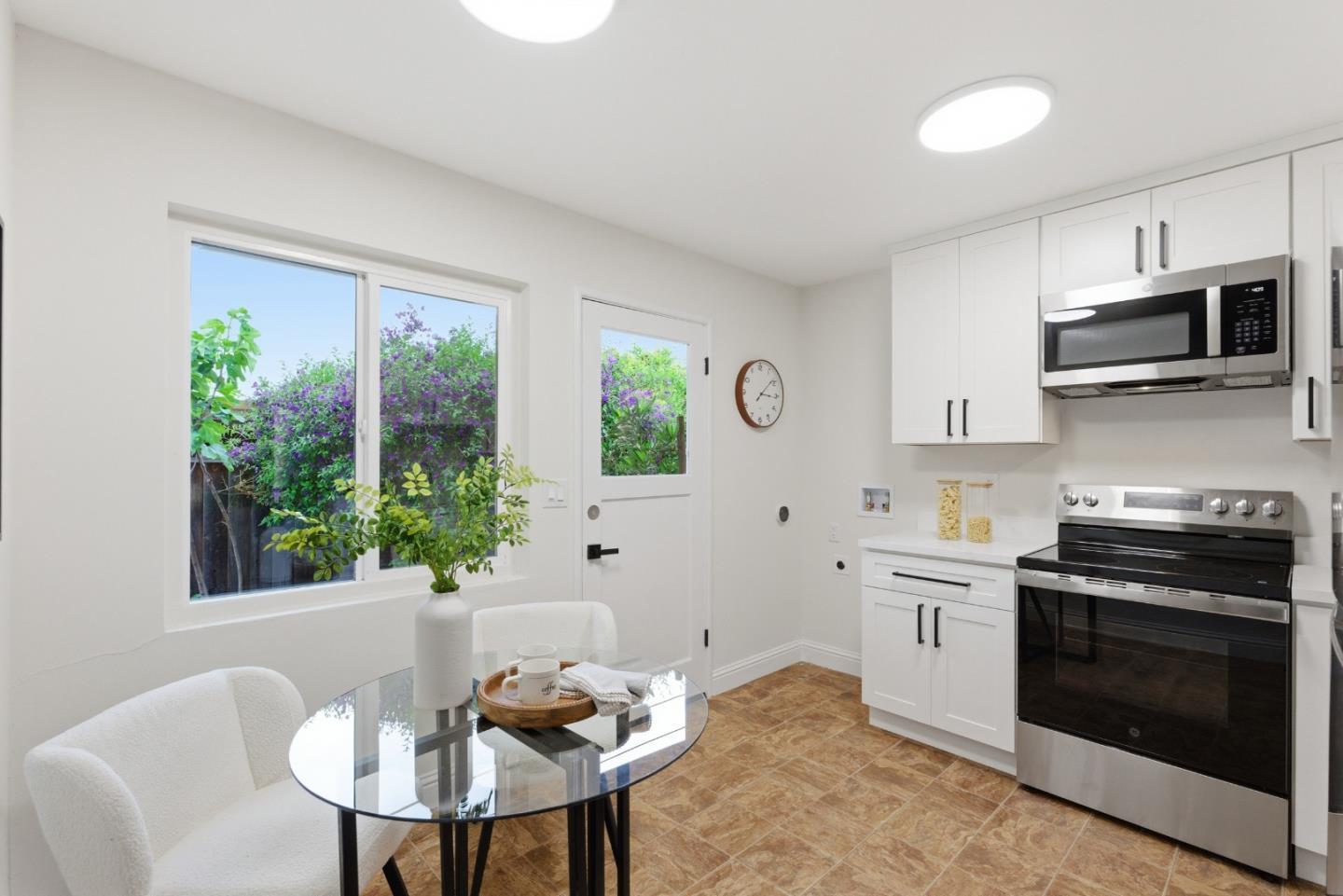 Detail Gallery Image 26 of 37 For 430 - 432 Waddington Ave, Sunnyvale,  CA 94085 - 4 Beds | 2 Baths