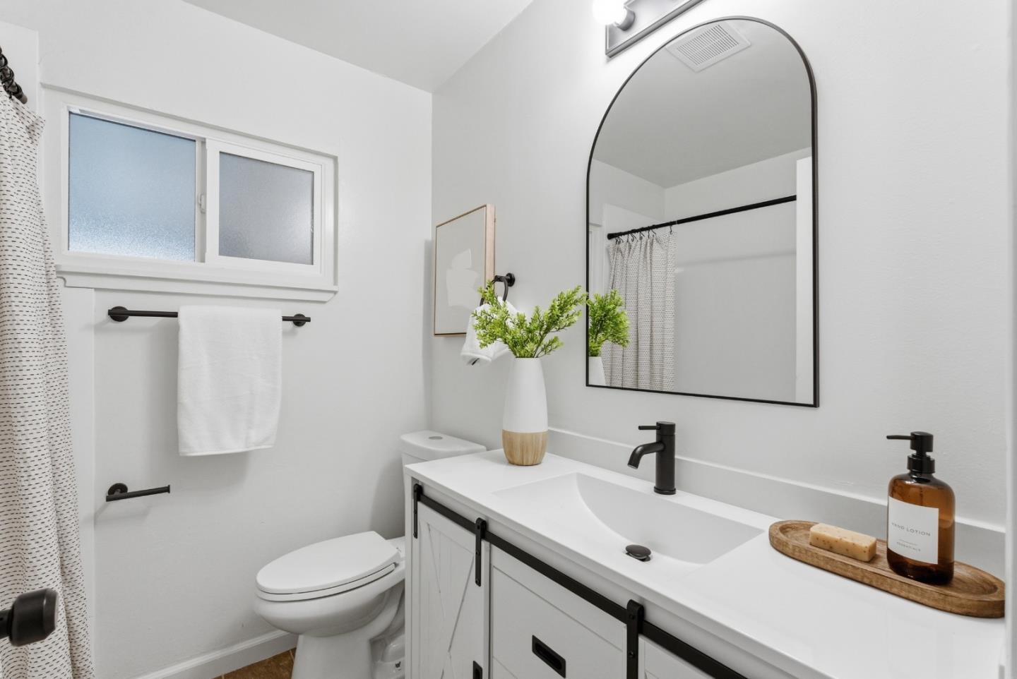 Detail Gallery Image 31 of 37 For 430 - 432 Waddington Ave, Sunnyvale,  CA 94085 - 4 Beds | 2 Baths