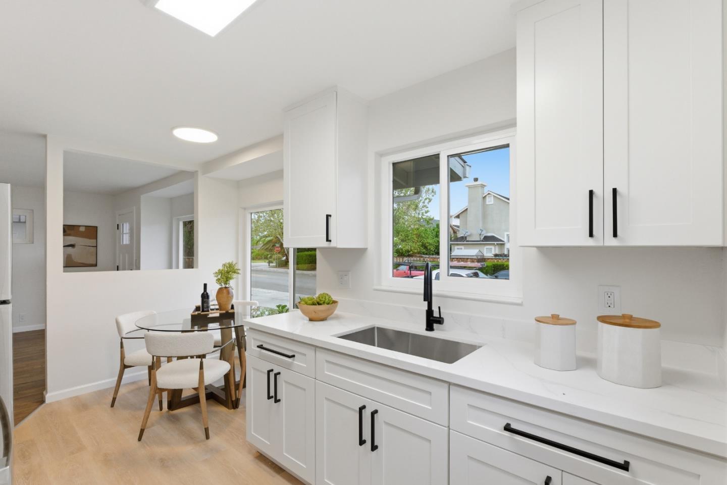 Detail Gallery Image 7 of 37 For 430 - 432 Waddington Ave, Sunnyvale,  CA 94085 - 4 Beds | 2 Baths