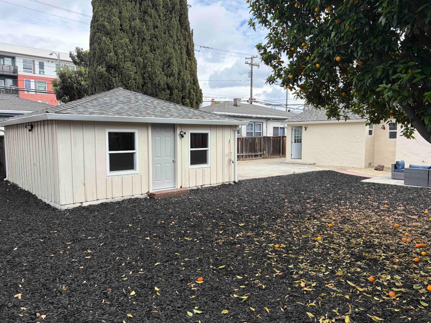 Detail Gallery Image 4 of 4 For 135 E Younger Ave, San Jose,  CA 95112 - 3 Beds | 2 Baths