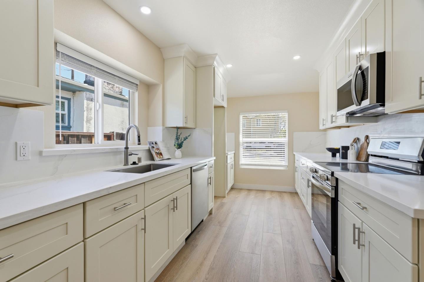 Detail Gallery Image 6 of 25 For 135 E Younger Ave, San Jose,  CA 95112 - 3 Beds | 2 Baths