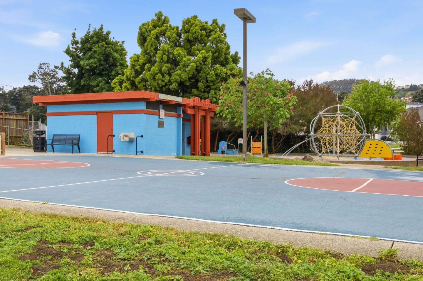 Detail Gallery Image 32 of 35 For 126 Rosewood Way, South San Francisco,  CA 94080 - 3 Beds | 1 Baths