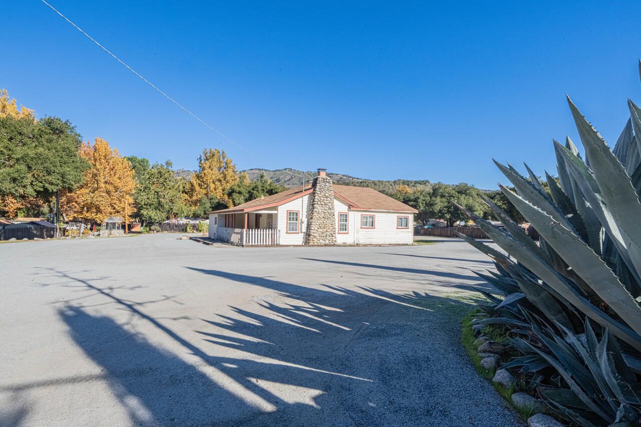 Detail Gallery Image 8 of 66 For 18842 Cachagua Rd, Carmel Valley,  CA 93924 - – Beds | – Baths