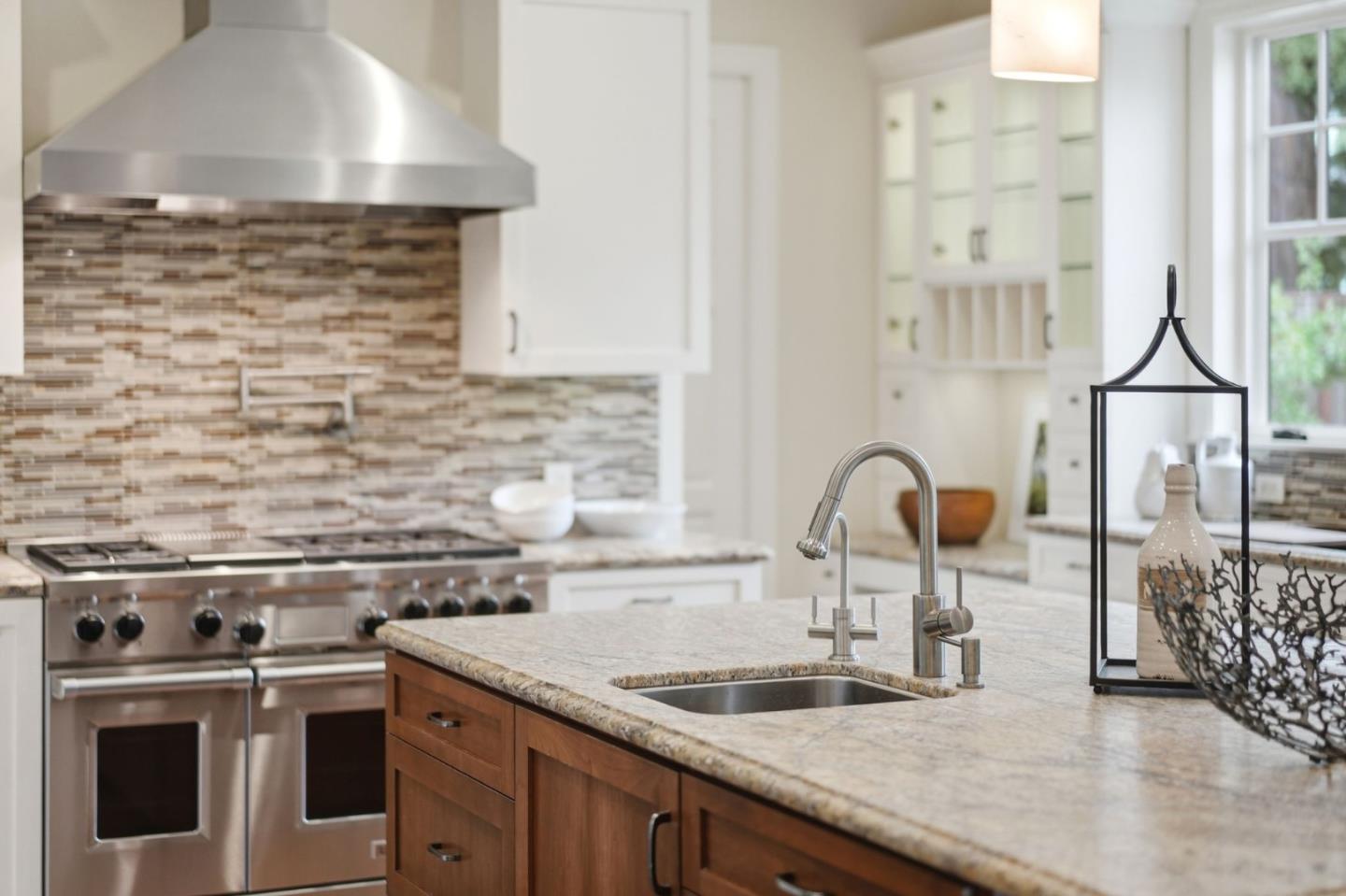 Detail Gallery Image 12 of 61 For 633 Giralda Dr, Los Altos,  CA 94024 - 5 Beds | 4 Baths