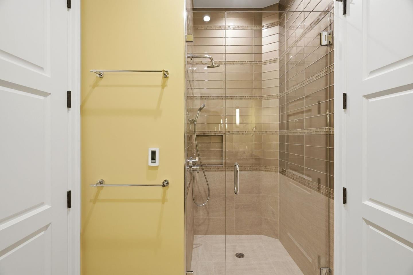 Detail Gallery Image 23 of 61 For 633 Giralda Dr, Los Altos,  CA 94024 - 5 Beds | 4 Baths